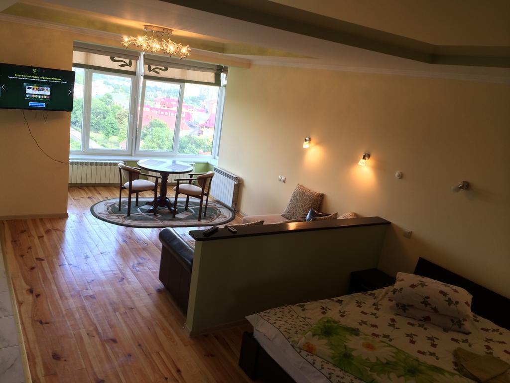 Apartments In The Center Трускавец Номер фото